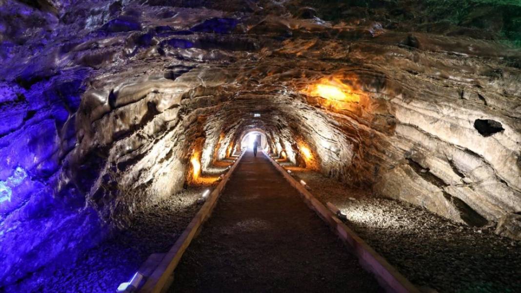 Serinlemek isteyen oraya koşuyor! Yurt içi ve yurt dışından on binlerce ziyaretçi akın ediyor: Yaz kış 12 derece 5